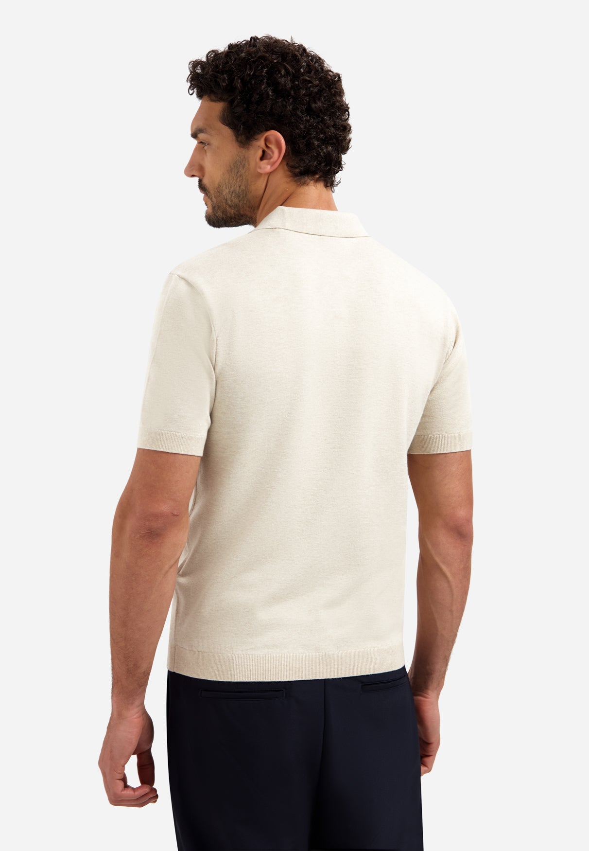 Knitted polo shirt with V-neck | Desert