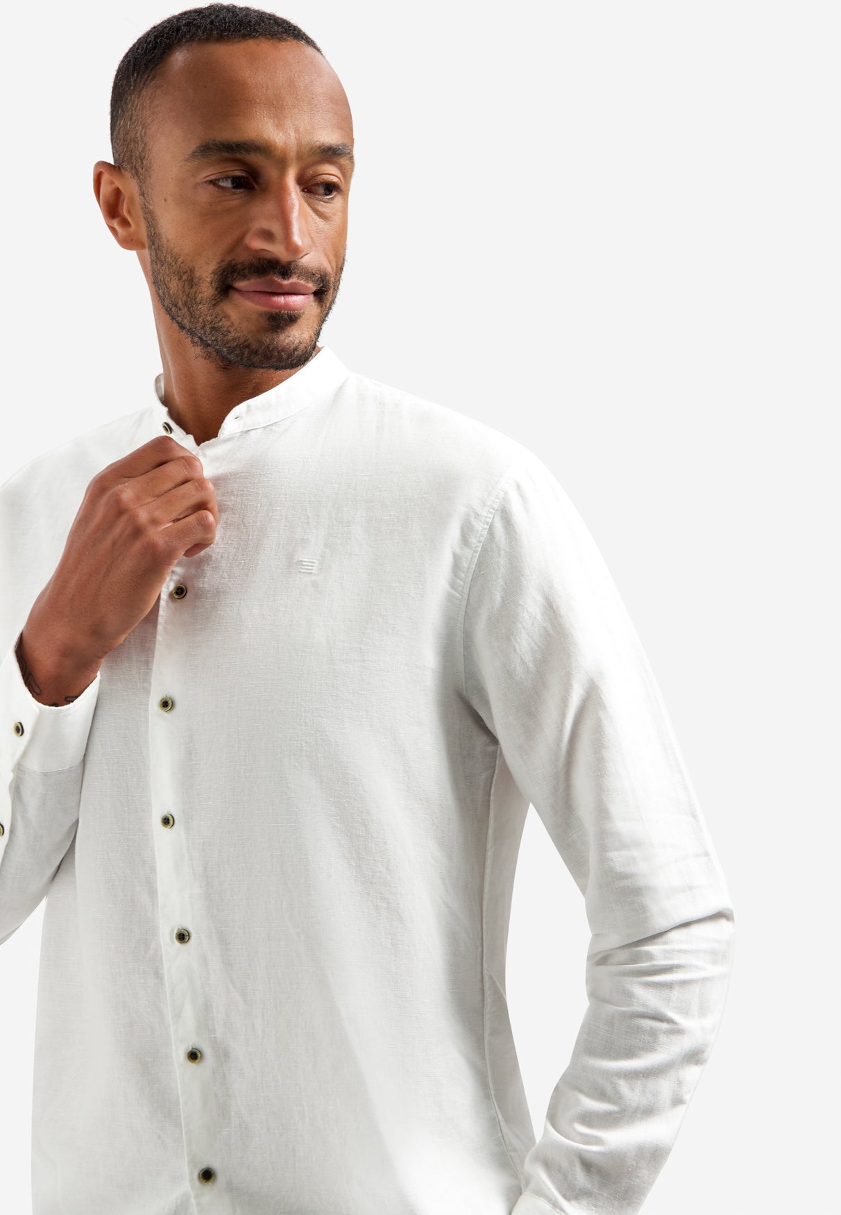 Linen-blend shirt with a stand-up collar | White