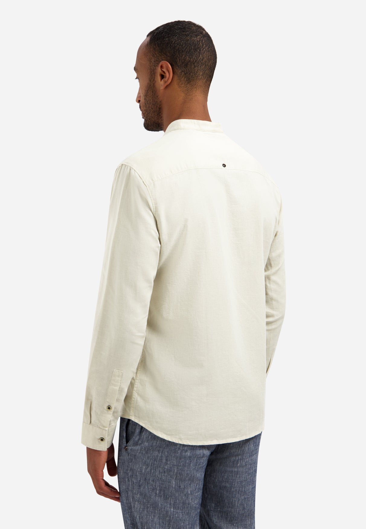 Linen-blend shirt with a stand-up collar | Desert