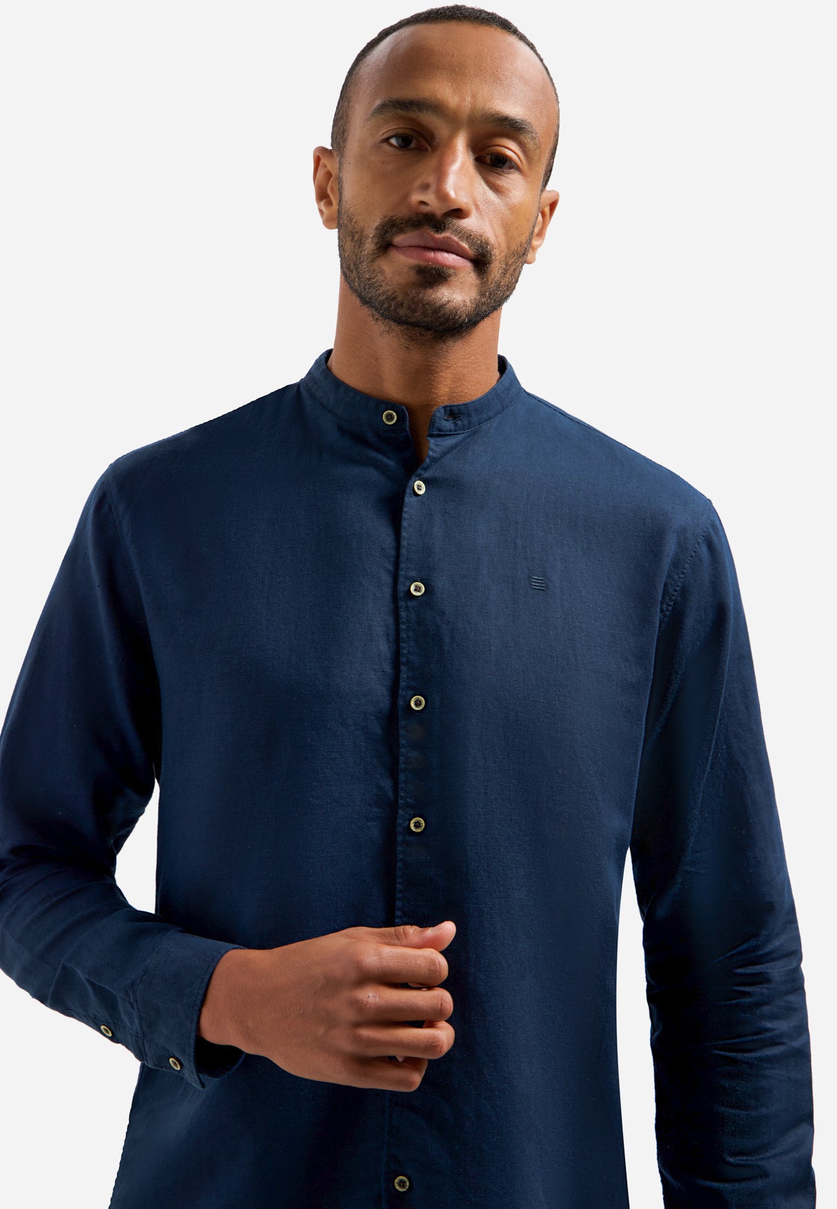 Linen-blend shirt with a stand-up collar | Night