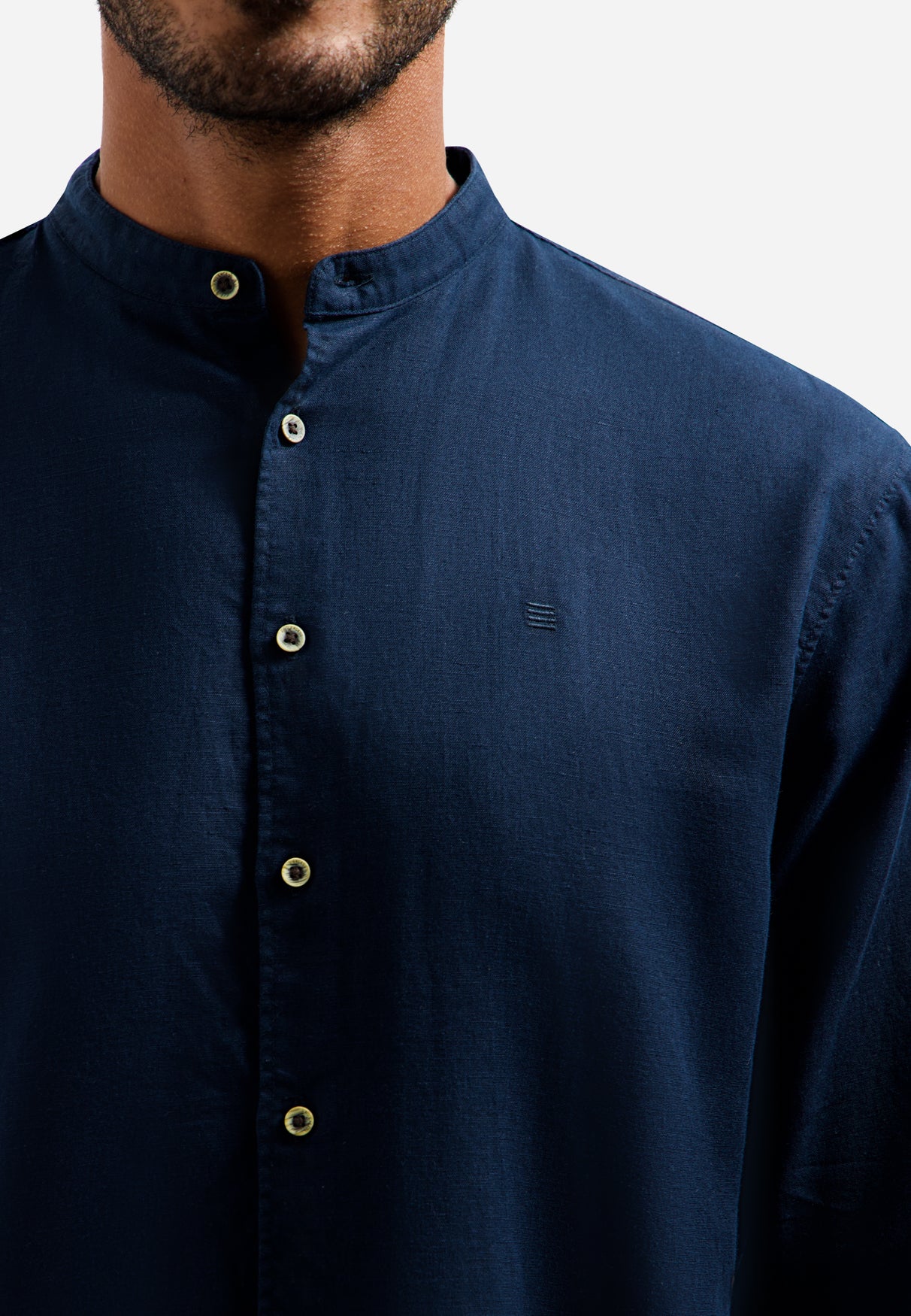 Linen-blend shirt with a stand-up collar | Night