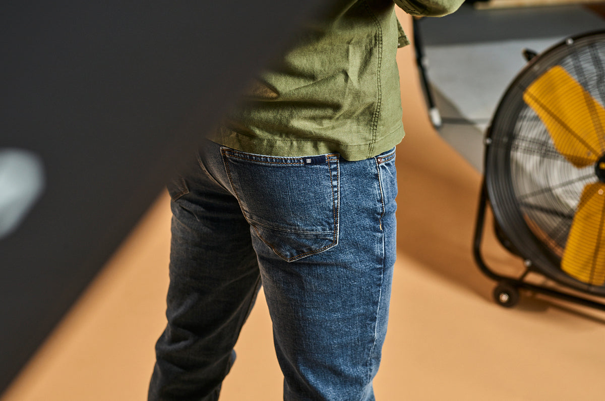 712 - Tapered Fit