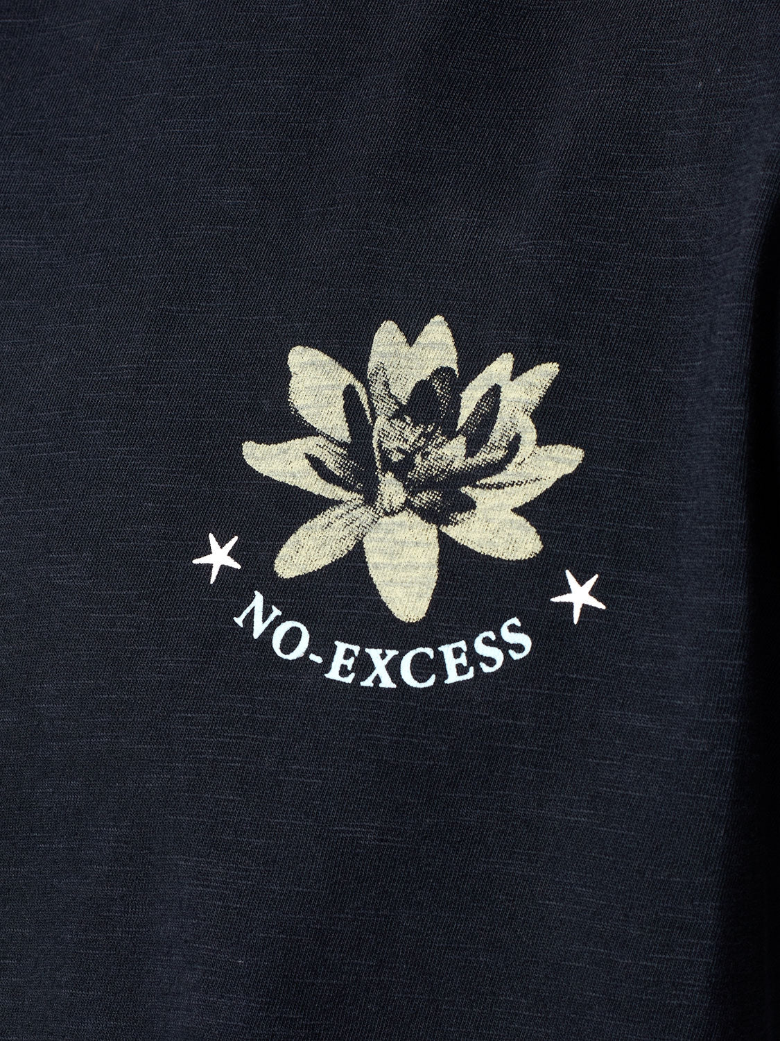T-shirt with Lotus Flower Design - Comfort and Elegant Style | Night