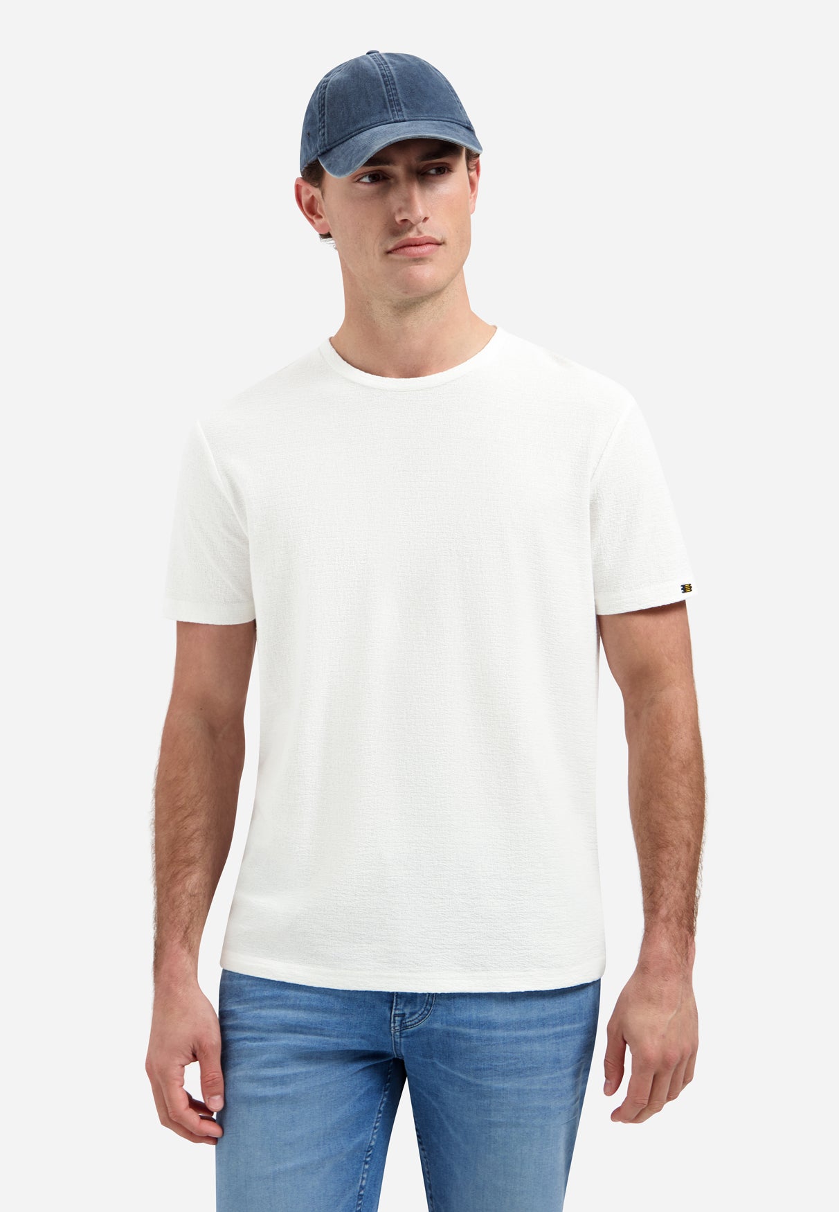 Plain T-shirt with a round neck | White