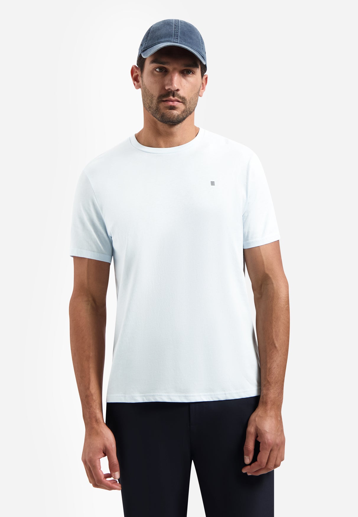 Basic plain T-shirt with round neck | Sky