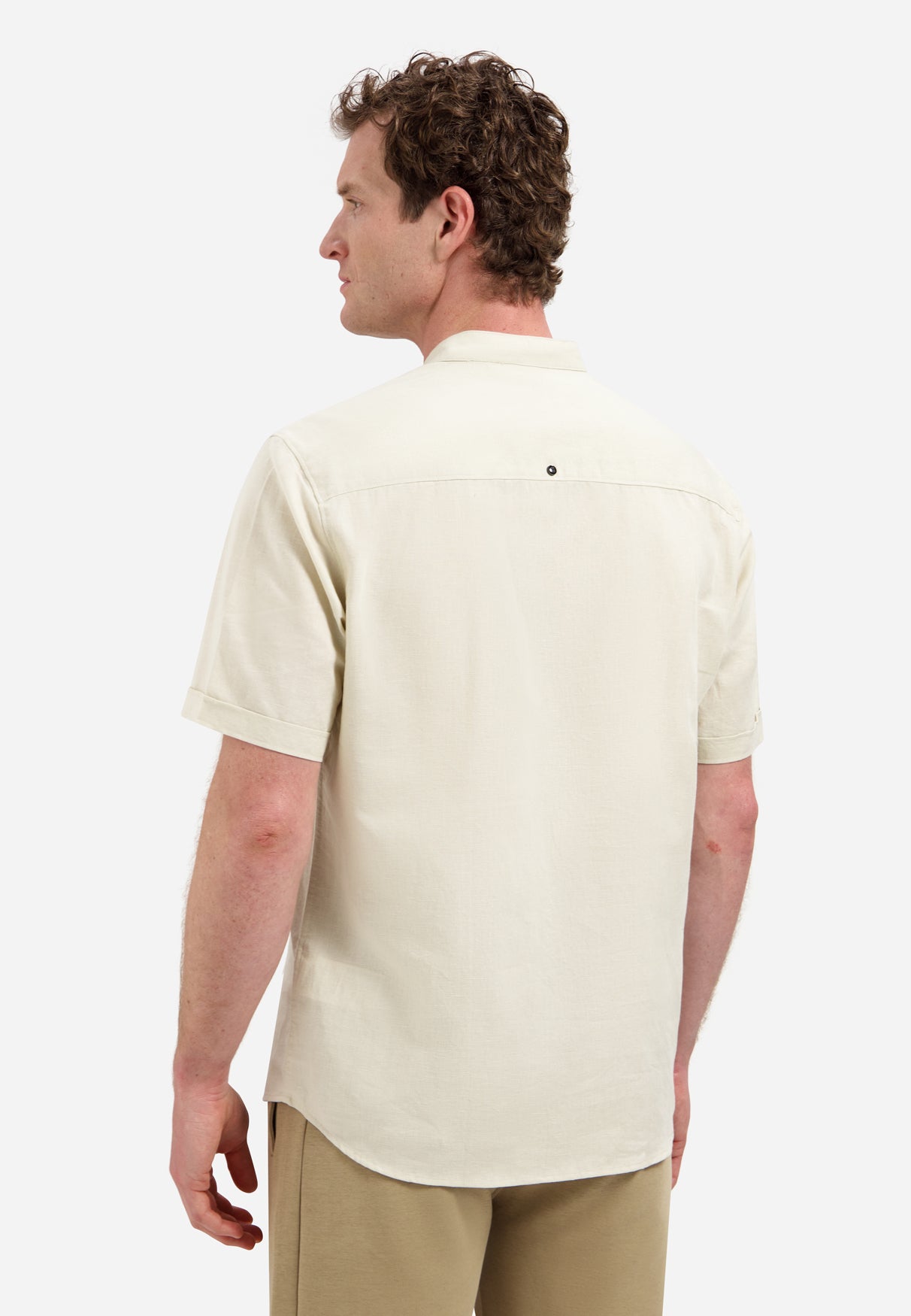 Linen blend shirt with short sleeves and a stand-up collar | Desert