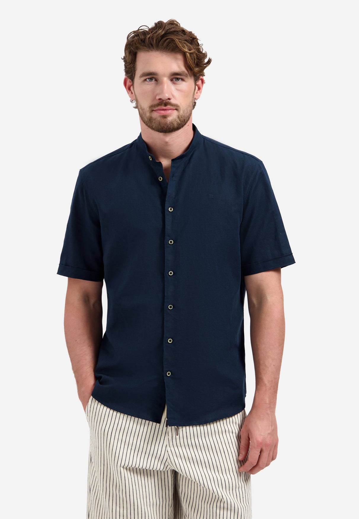 Linen blend shirt with short sleeves and a stand-up collar | Night