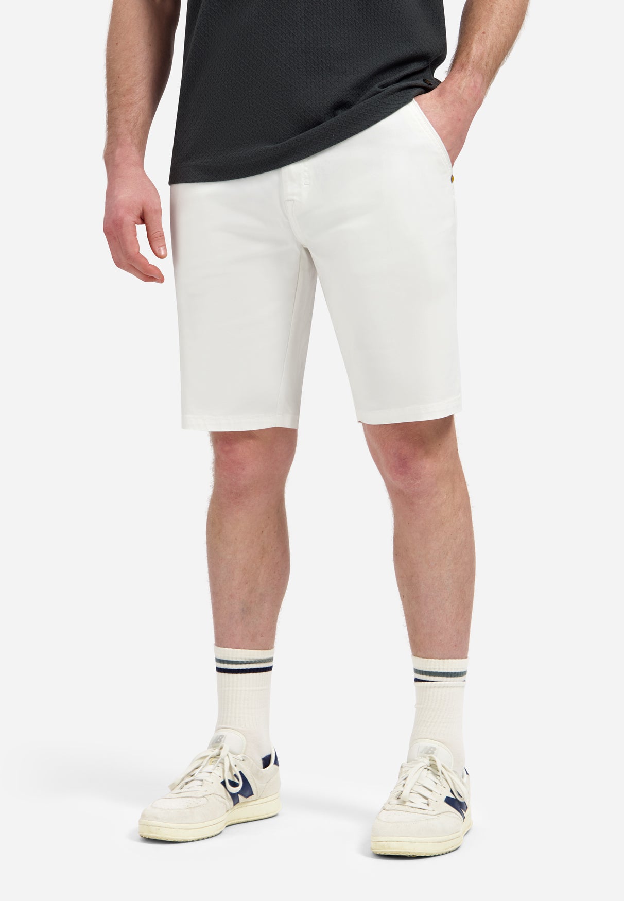Stretch chino shorts | White