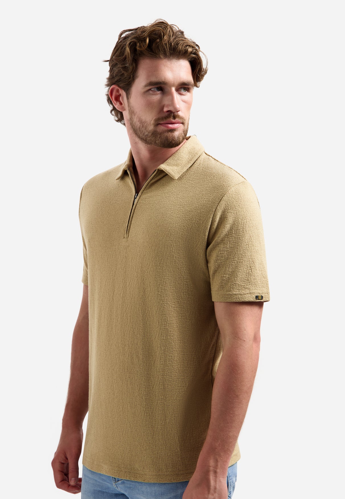 Short-sleeve V-neck polo with a zip-front | Sand