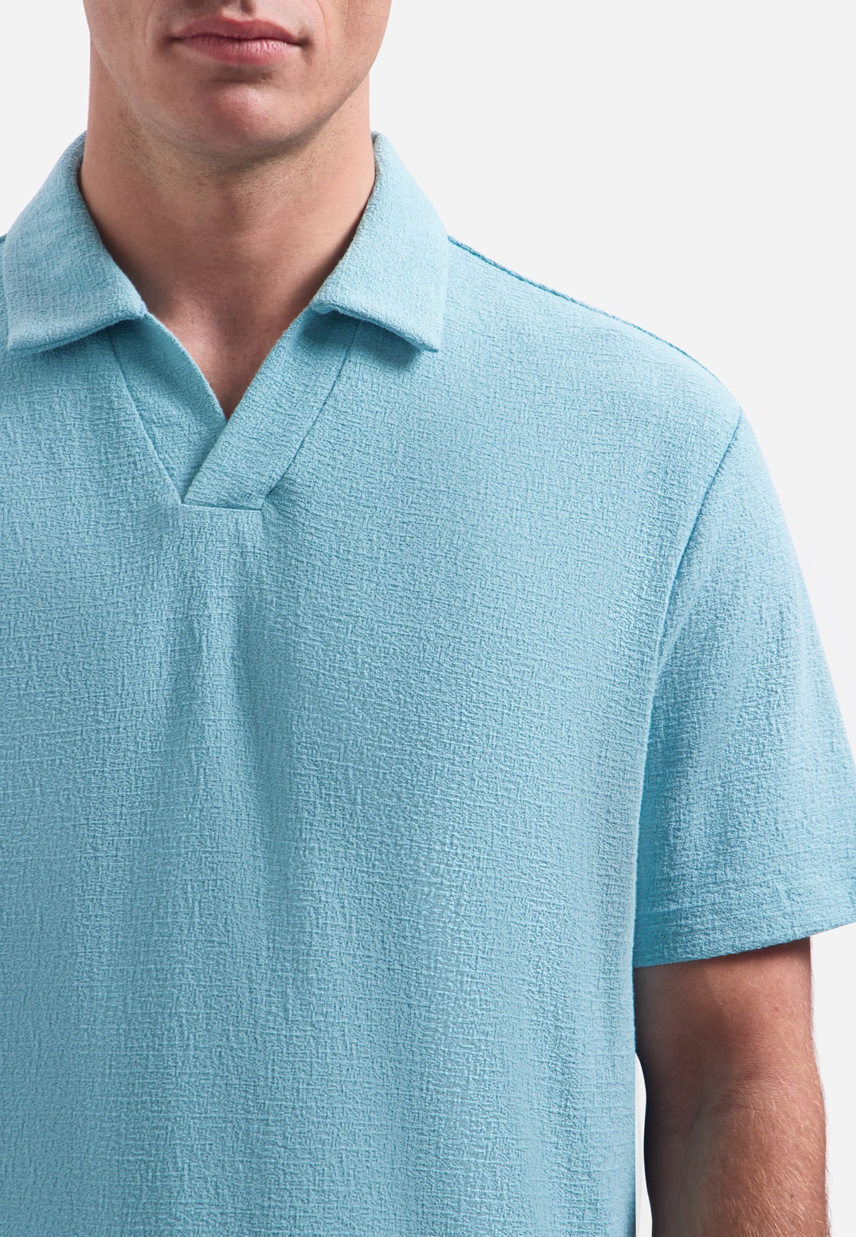 Short-sleeve textured V-neck polo | Seablue