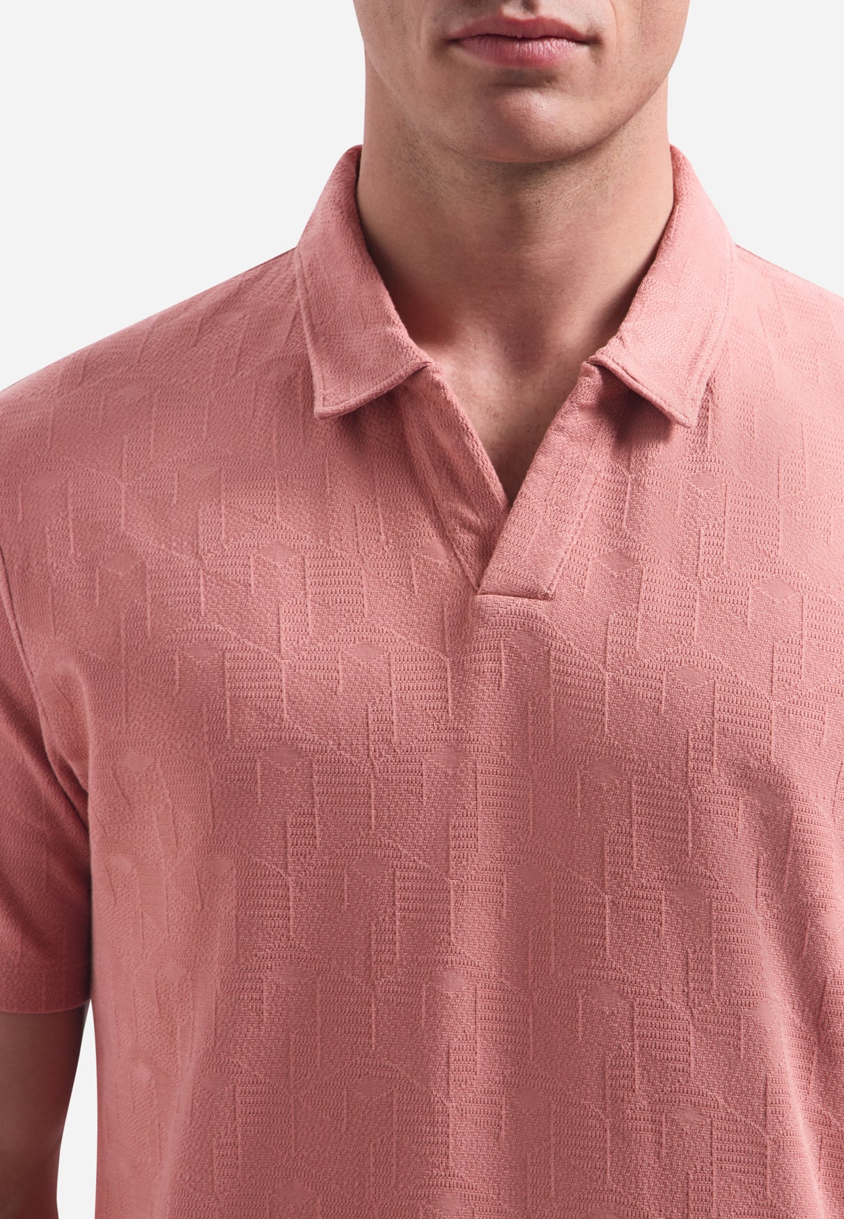 Short-sleeve V-neck polo with jacquard print | Coral