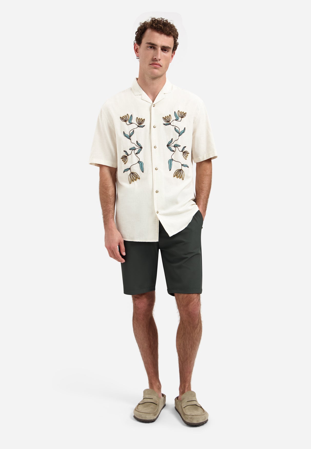Short-sleeve shirt with embroidered flowers | Stone