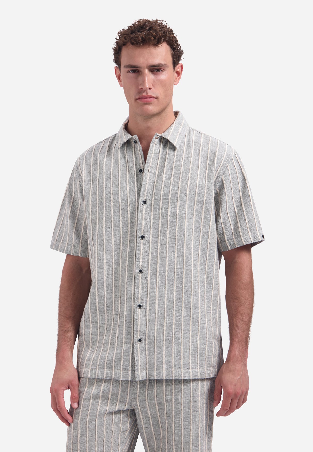 Short-sleeve shirt with stripes | Sand