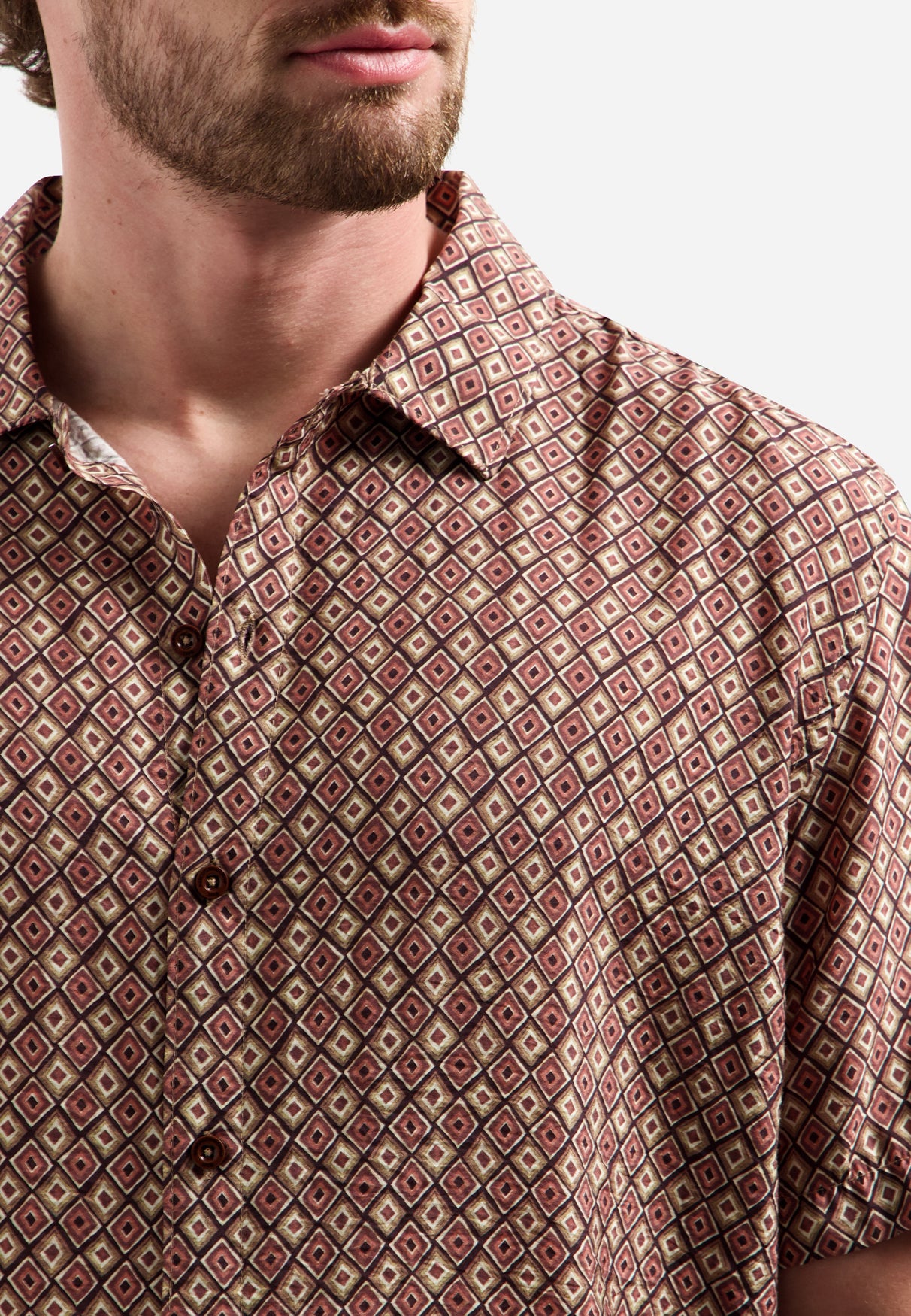 Short-sleeve shirt with an all-over print | Coral