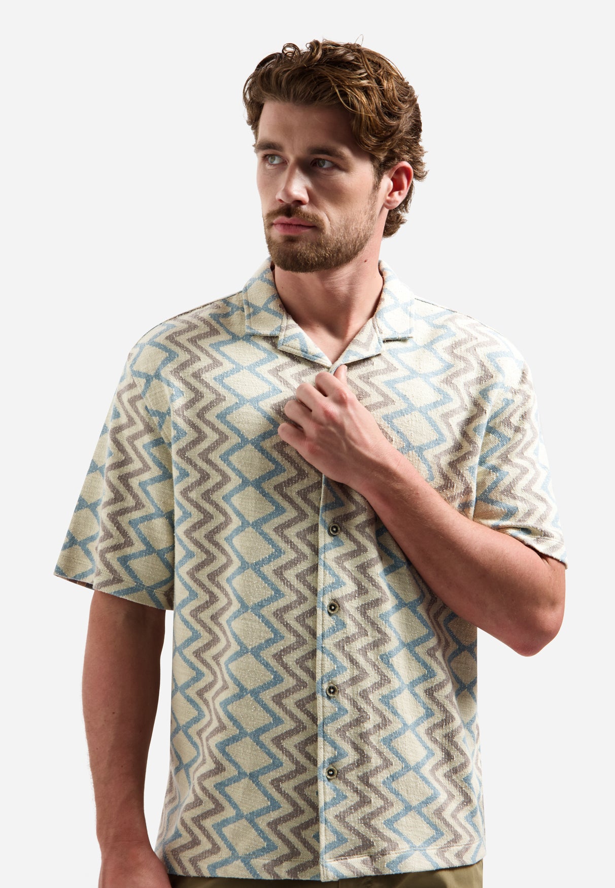 Short-sleeve shirt with zigzag print | Stone