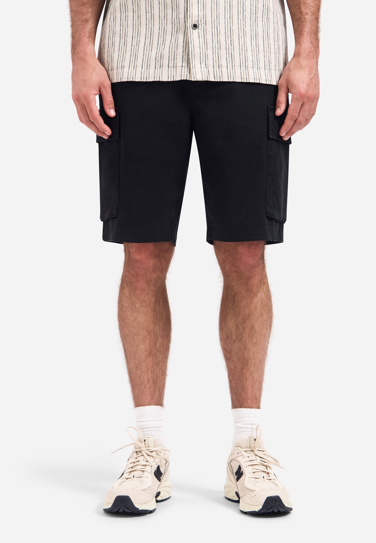 Cargo shorts with side pockets | Black