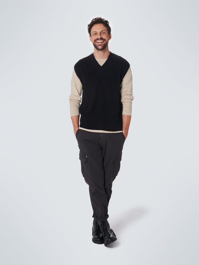 Spencer V-Neck Relief Rib Jacquard with Wool | Black